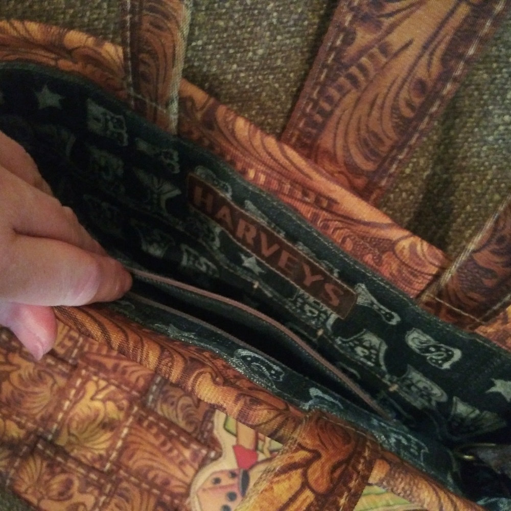 Authentic Harveys seat belt purse - Picture 2 of 2